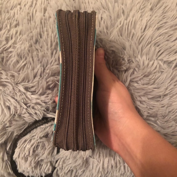 Thirty One Wristlet Wallet. - Picture 6 of 7